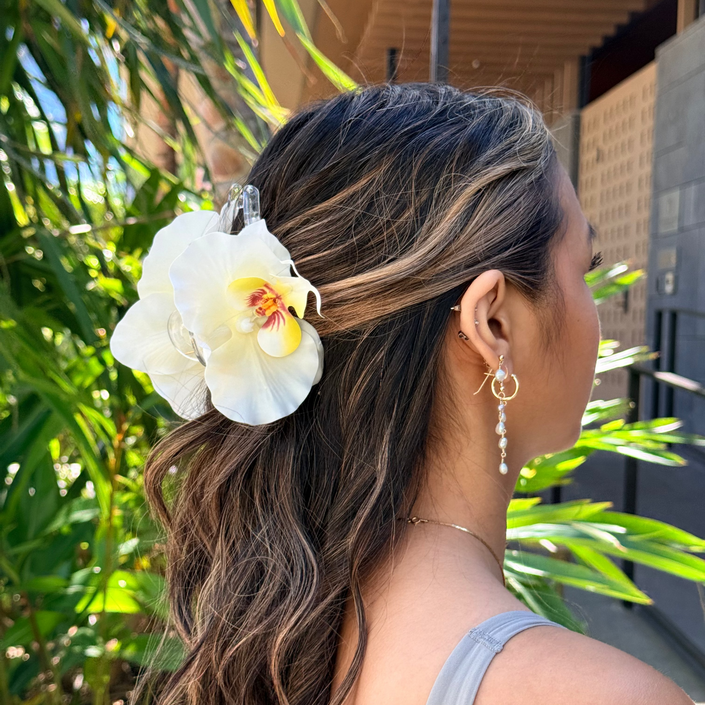 Orchid - sunlit ivory