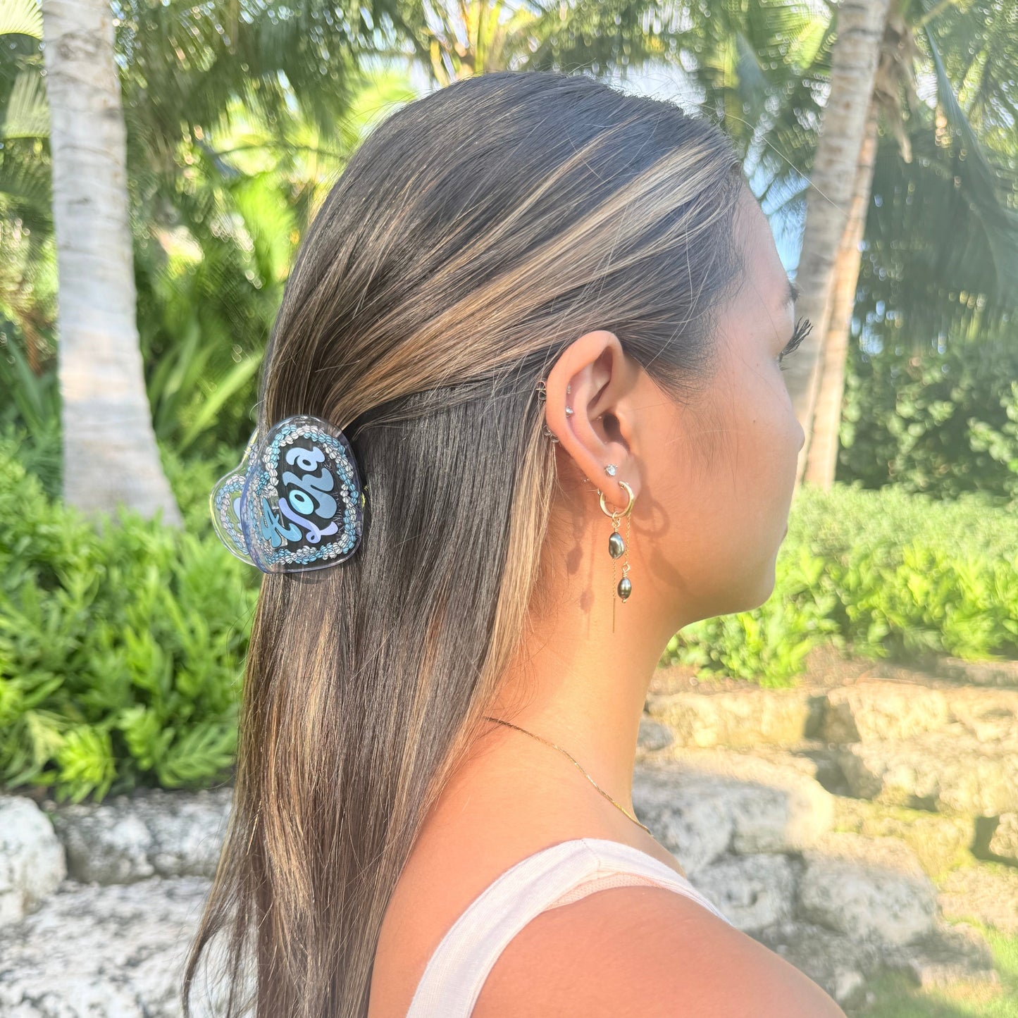 Lei Hearts - Pikake blue