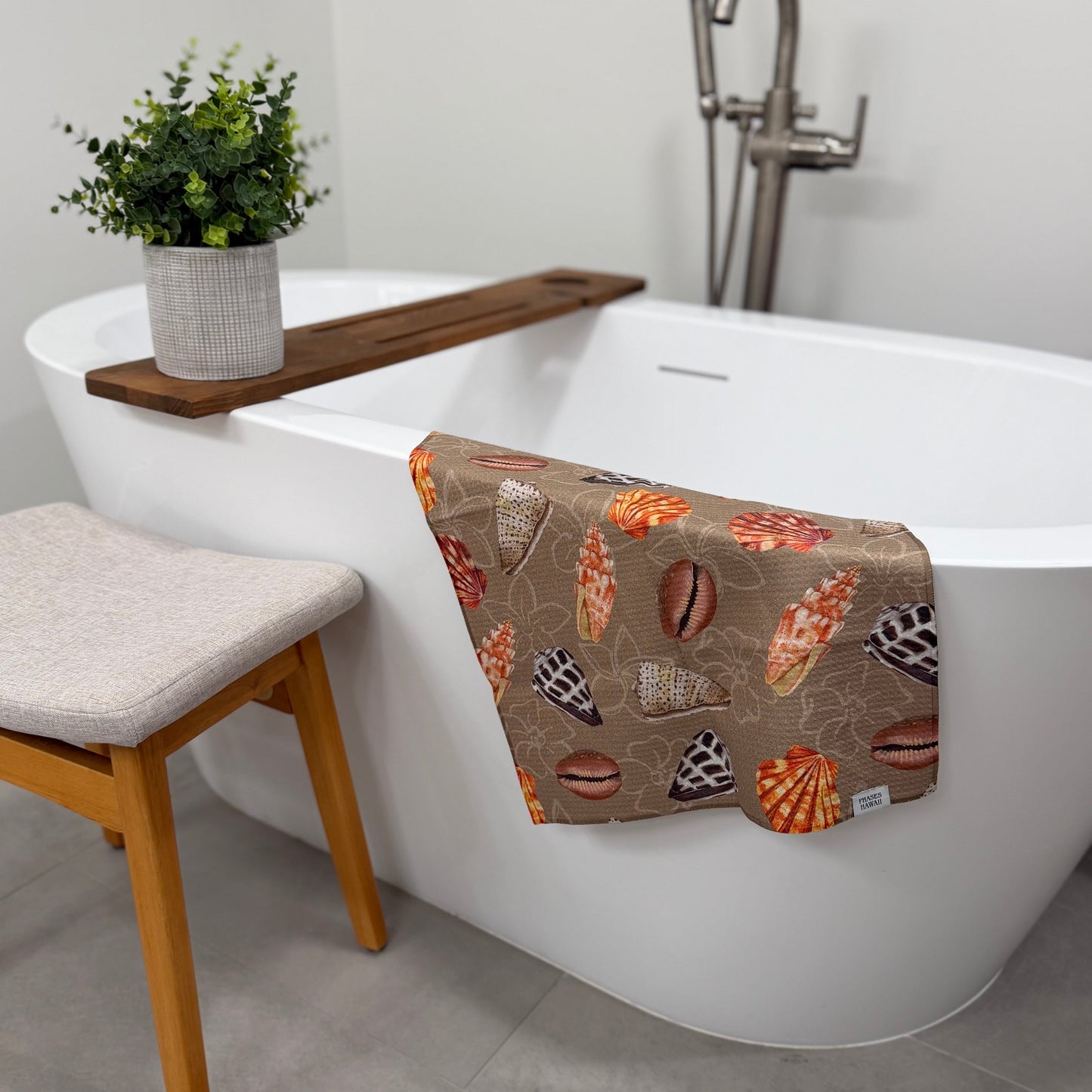 Shells Mircrofiber Towel| Collab x Reiko