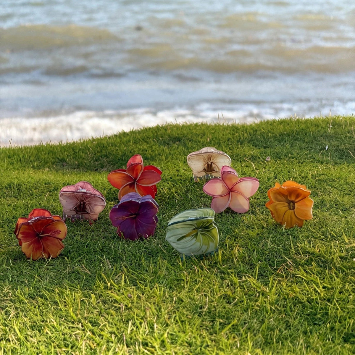 Phases Hawaii Mini Painted floral hair claw clip