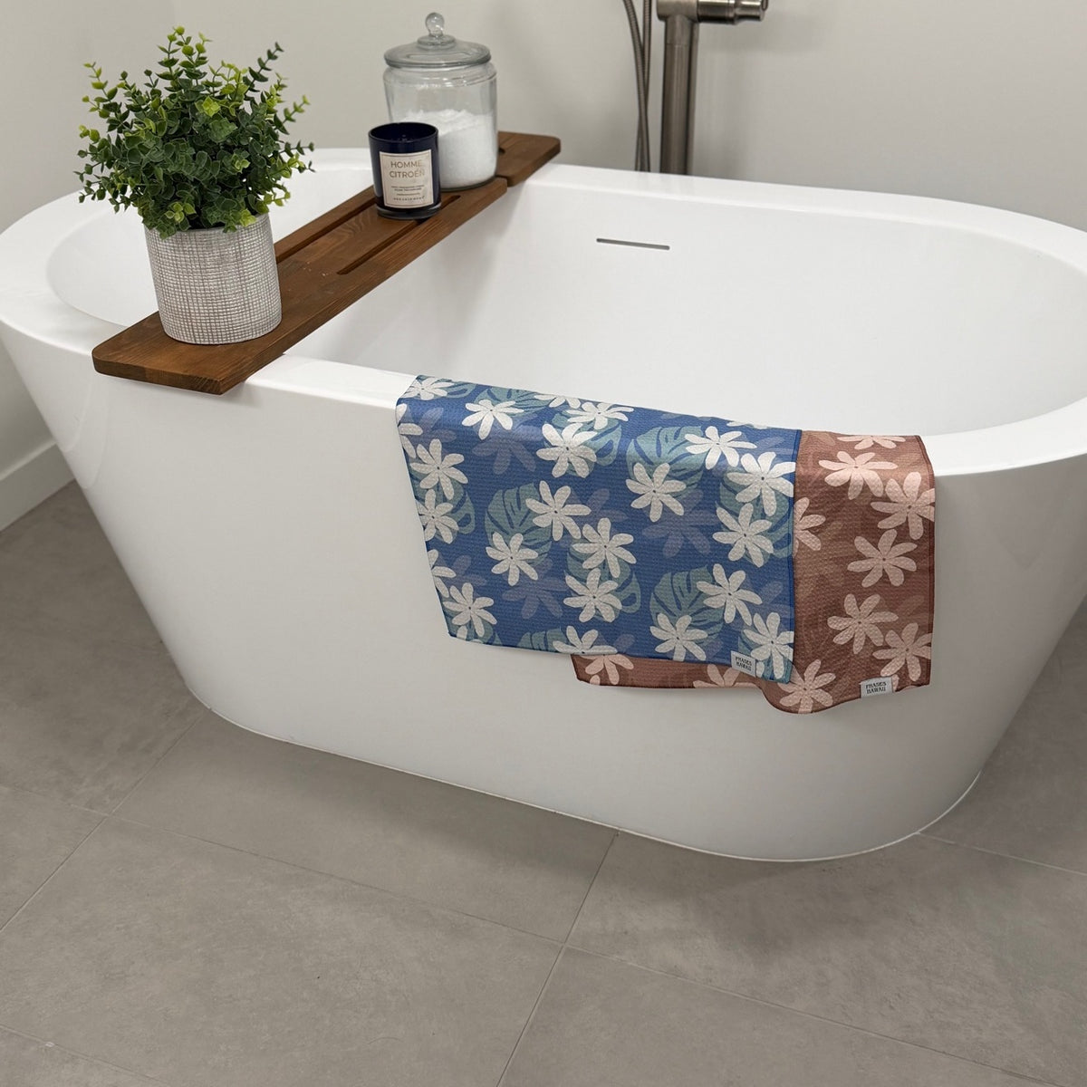 Tiare Neutral multipurpose microfiber towel